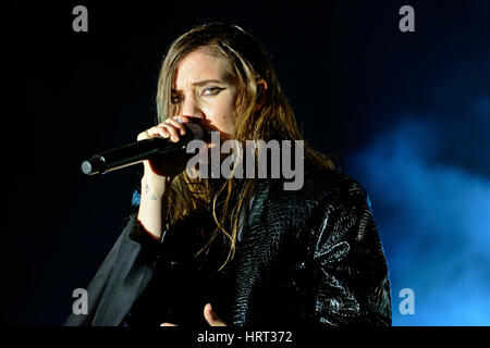 BARCELONA - 14 JUN: Lykke Li (Sängerin und Songwriterin aus Schweden) führt auf Sonar Festival am 14. Juni 2014 in Barcelona, Spanien. Stockfoto