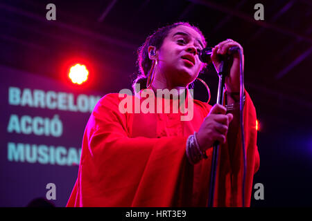 BARCELONA - SEP-23: Seinabo Sey (Soul Pop-Sänger unterzeichneten bei Universal Music Label) führt am Barcelona Accio musikalische (BAM) La Merce Festival am Septe Stockfoto