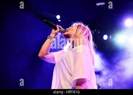 BARCELONA - 28 FEB: Amaia Montero (Künstler) Konzert in Barts Stadium am 28. Februar 2015 in Barcelona, Spanien. Stockfoto