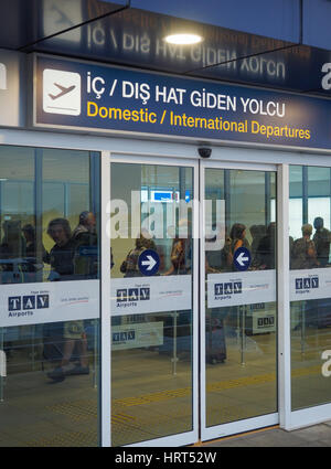 HAUPTEINGANG ZUM FLUGHAFEN GAZIPASA ALANYA TÜRKEI Stockfoto