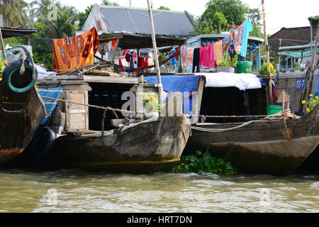 Schwimmender Markt und Dorf, Vietnam Stockfoto