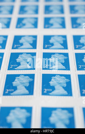 Blatt des britischen zweiter Klasse Briefmarken Stockfoto
