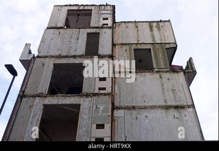 Alten Wohnblock in Islington, Nordlondon, wird abgerissen, um Platz für neue Häuser zu machen Stockfoto