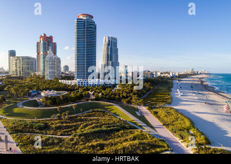 Miami Beach Florida, South Pointe Park, Hochhaus-Wohngebäude, Continuum, Portofino, Luftaufnahme von oben, FL170302d11 Stockfoto