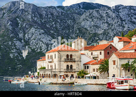 PERAST, MONTENEGRO - 21.September: Dies ist Perast befindet sich eine kleine Küstenstadt in der Bucht von Kotor. Die Stadt ist ein UNESCO-Weltkulturerbe und ist eine Stockfoto