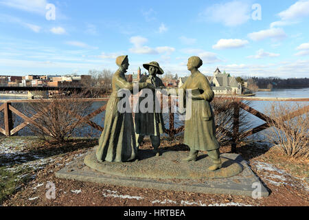 Skulptur mit Mai 1851 zufällige Begegnung von Elizabeth Caty Stanton und Susan B. Anthony Seneca Falls New York Geburtsort die Frauen richtige movem Stockfoto