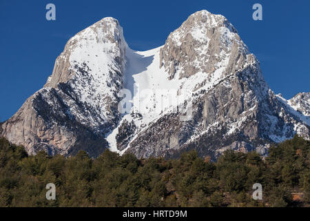 Die zwei Gipfel des Pedraforca, Bergueda, Katalonien, Spanien. Stockfoto