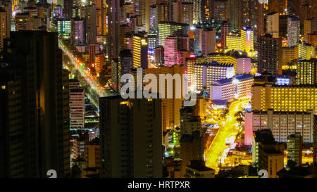 Benidorm in der Nacht, Spanien Stockfoto