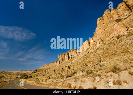 Die Palisaden von Iron Mountain in John Day Fossil Betten Nationaldenkmal, Clarno Einheit, Oregon, USA Stockfoto