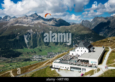 Muottas Muragl, Bergstation der Standseilbahn mit Panorama-Terrasse, Engadin, Kanton Graubünden, Schweiz Stockfoto