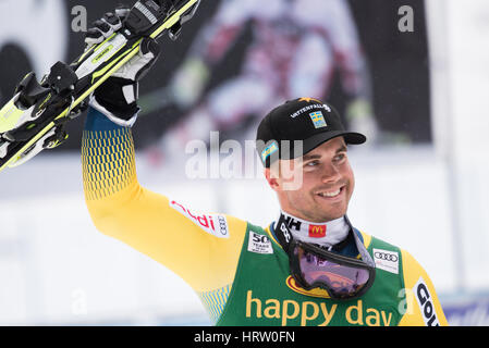 Kranjska Gora, Slowenien. 4. März 2017. Marrs Olsson Schweden auf Podium feiert seinen dritten Platz 56. Vitranc Cup Riesenslalom in Kranjska Gora. Bildnachweis: Rok Rakun/Pacific Press/Alamy Live-Nachrichten Stockfoto