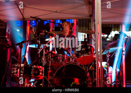 BARCELONA - SEP-4: Yo La Tengo (Band) in Konzert am Tibidabo Live Festival am 4. September 2015 in Barcelona, Spanien. Stockfoto