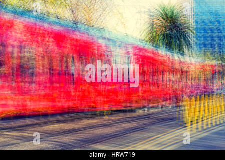 Die San Diego Trolley in der Innenstadt von San Diego, Kalifornien, USA. Impressionistische Fotografie. Stockfoto