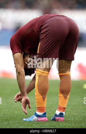 Rom, Italien. 4. März 2017. RomaÕs Mohamed Salah reagiert während der Serie A Fußballspiel zwischen Roma und Napoli im Olympiastadion. Napoli gewann 2: 1. Bildnachweis: Isabella Bonotto/Pacific Press/Alamy Live-Nachrichten Stockfoto