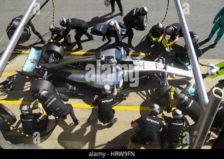 Circuit de Catalunya, Barcelona in der Nähe von Barcelona, Spanien, 27.2.-2.3.2017, Formel Eins testen Tage---Boxenstopp von Valtteri Bottas (FIN), Mercedes Benz W08 EQ Power+ Stockfoto