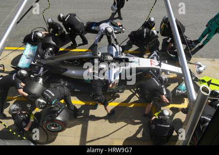 Circuit de Catalunya, Barcelona in der Nähe von Barcelona, Spanien, 27.2.-2.3.2017, Formel Eins testen Tage---Boxenstopp von Valtteri Bottas (FIN), Mercedes Benz W08 EQ Power+ Stockfoto