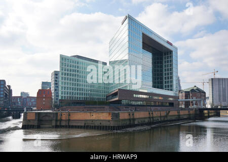 Hamburg, Deutschland - März 12,2016: Sitz der deutschen Zeitschrift und Verlag Haus Der Spiegel am Ericusspitze im Stadtteil Hafencity. Stockfoto