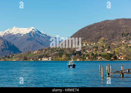 Ein Boot am Ortasee, Orta San Giulio, Novara, Piemont, Italien Europa Stockfoto