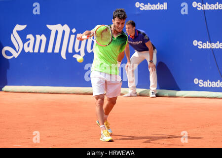 BARCELONA - 18 APR: Javier Marti (spanischer Tennisspieler) spielt bei der ATP Barcelona Open Banc Sabadell Conde de Godo-Turnier am 18. April 2015 in B Stockfoto