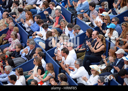 BARCELONA - 26 APR: Zuschauer beim ATP Barcelona Open Banc Sabadell Conde de Godo-Turnier am 26. April 2015 in Barcelona, Spanien. Stockfoto