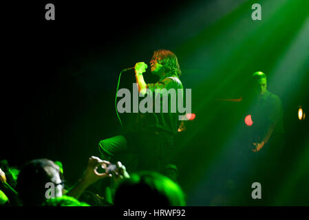 BARCELONA - 25 Mai: Iceage (Punk-Rock-Band) in Konzert im Apolo Bühne Primavera Sound Festival 2015 (PS15) am 25. Mai 2015 in Barcelona, Spanien. Stockfoto