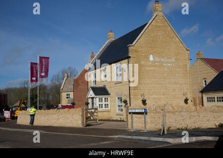 Neue cotswold stone Familie zeigen home Newlands neue Entwicklung Abingdon Großbritannien Cotswolds; aktuelle neue Gebäude in mehreren lokalen Standorten wird bald das Doppelte Stockfoto