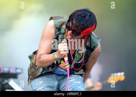 BARCELONA - 29 Mai: Julian Casablancas und The Voidz (Band) in Konzert im Primavera Sound Festival 2015 am 29. Mai 2015 in Barcelona, Spanien. Stockfoto