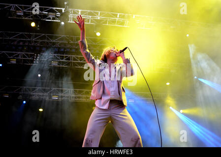 BARCELONA - 30 Mai: Foxygen (Band) in Konzert im Primavera Sound Festival 2015 am 30. Mai 2015 in Barcelona, Spanien. Stockfoto