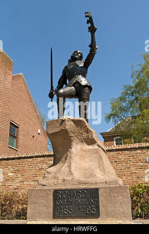 König Richard III-Statue im Garten von Leicester Kathedrale, England, UK Stockfoto