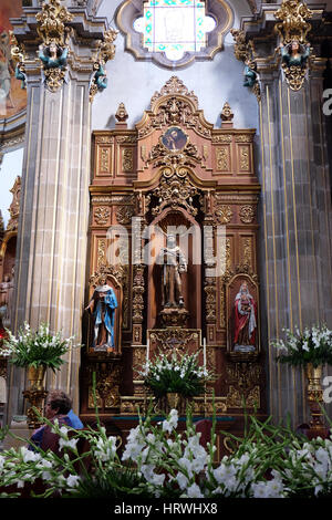 Innenraum der Kirche San Juan Bautista in Coyoacan, Mexiko Stadt. Stockfoto