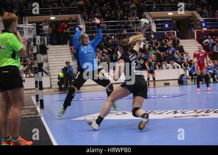 Bukarest, Rumänien. 3. März 2017. Frauen EHF Champions League 2016 / 17, CSM Bukarest Vs RK Krim Mercator Handball spielen. Bildnachweis: Gabriel Petrescu/Alamy Live-Nachrichten Stockfoto