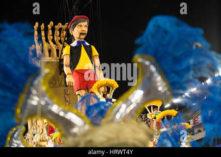 São Paulo, São Paulo, Brasilien. 3. März 2017. Mitglieder der Independente Tricolor Sambaschule Paraden in Anhembi Sambadrome, während die Gewinner der 2017 Karneval von Sao Paulo, Brasilien. Bildnachweis: Paulo Lopes/ZUMA Draht/Alamy Live-Nachrichten Stockfoto