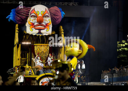 São Paulo, São Paulo, Brasilien. 3. März 2017. Mitglieder der Independente Tricolor Sambaschule Paraden in Anhembi Sambadrome, während die Gewinner der 2017 Karneval von Sao Paulo, Brasilien. Bildnachweis: Paulo Lopes/ZUMA Draht/Alamy Live-Nachrichten Stockfoto
