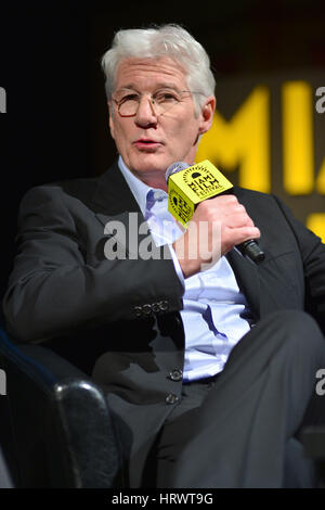 Miami, Florida, USA. 3. März 2017. Schauspieler Richard Gere besucht die Premiere des Miami Film Festival am 3. März 2017 in Miami, Florida von Miami Dade College in Olympia Theater vorgestellt. Bildnachweis: Mpi10/Medien Punch/Alamy Live-Nachrichten Stockfoto