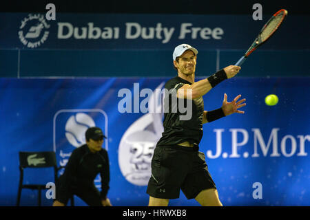 Dubai, Vereinigte Arabische Emirate. 4. März 2017. Dubai, Vereinigte Arabische Emirate. 4. März 2017. Großbritanniens Andy Murray auf seinem Weg zum Sieg gegen den Spanier Fernando Verdasco 6-3 6-2 in Dubai Duty Free Tennis Championships. Dies ist Murrays erste Sieg beim Turnier zuvor verloren das Finale in 2012 Credit: Feroz Khan/Alamy Live News Stockfoto