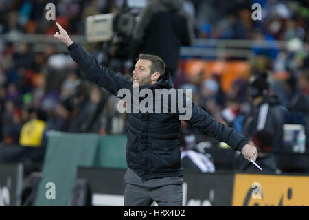 Washington, DC, USA. 4. März 2017. D.C. United Trainer Ben Olsen während D.C. United home Opener gegen Sporting Kansas City das 0: 0 im RFK Stadium in Washington, DC am Samstag, 4. März 2017 im RFK Stadium in Washington, DC am Samstag beendet Stockfoto