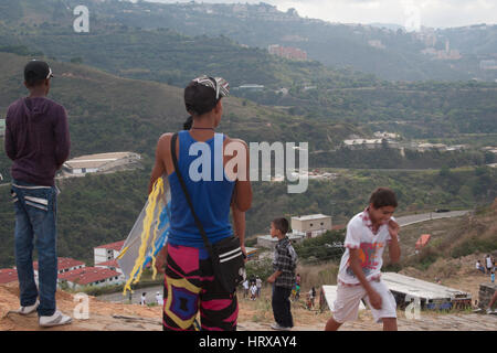 Venezuela, Caracas, Petare, Miranda, 06.04.2012. Die Menschen in El Morro Petare. Stockfoto