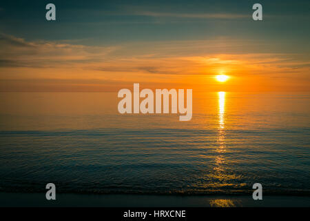 Sonnenuntergang über dem Ozean, South Australia Stockfoto