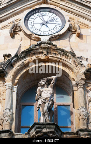 Donostia-San Sebastián: die Statue von Jesus auf die Basilika der Heiligen Maria des Chores, barocke katholische Pfarrkirche, abgeschlossen im Jahre 1774 Stockfoto