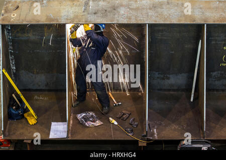 Schweißer arbeiten in der Schwerindustrie Stockfoto