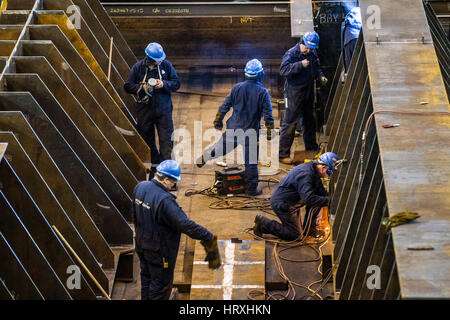 Schweißer arbeiten in der Schwerindustrie Stockfoto