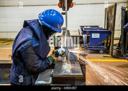 Schweißer arbeiten in der Schwerindustrie Stockfoto