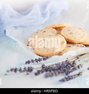 Frische aromatische Lavendel Cookies. Französische Küche, handgemacht Stockfoto