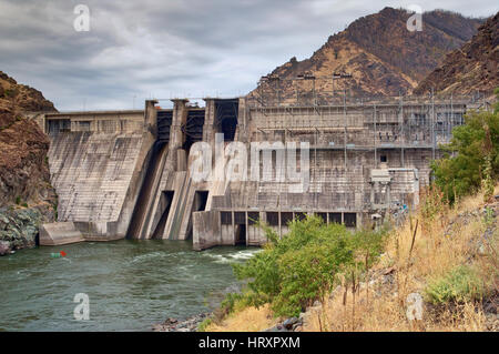 Höllen Schlucht-Verdammung, eine konkrete Gewichtsstaumauer auf der Seite der Snake River, Oregon an Idaho-Oregon Grenze, USA Stockfoto