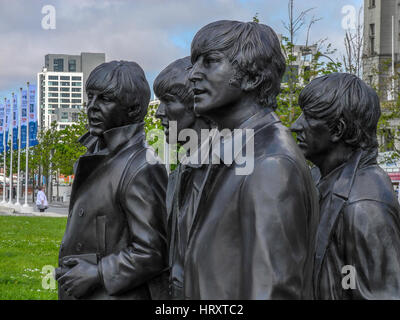 Beatles Staues, Pier Head, der von Liverpool Stockfoto