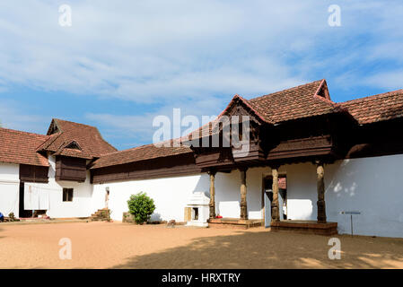 Innen- und Außenbereich des Padmabhapuram Royal Palace. Stockfoto