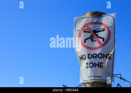 Keine Drohne fliegen Zone Schild an die Tierwelt Piedras Blancas See-Elefant Rookery in San Simeon Kalifornien USA Stockfoto