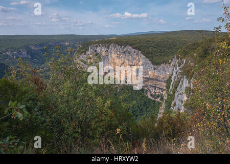 Die Gorges de Ardeche besteht aus einer Reihe von Schluchten in den Fluss Ardèche, bilden eine 30 Kilometer lange Schlucht. Stockfoto