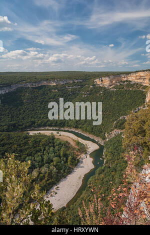 Die Gorges de Ardeche besteht aus einer Reihe von Schluchten in den Fluss Ardèche, bilden eine 30 Kilometer lange Schlucht. Stockfoto