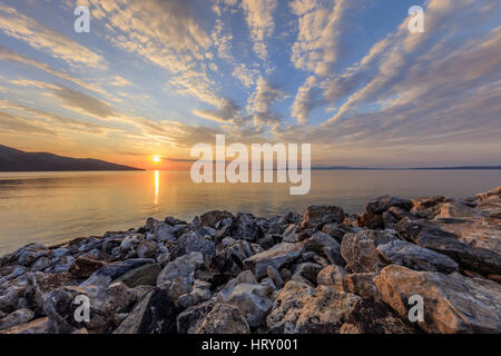 STRATONI an der Küste der Halbinsel Chalkidiki in Nordgriechenland Stockfoto